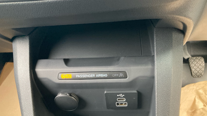 Ford Transit Courier Diesel 1.5 EcoBlue Trend Van - Image 25